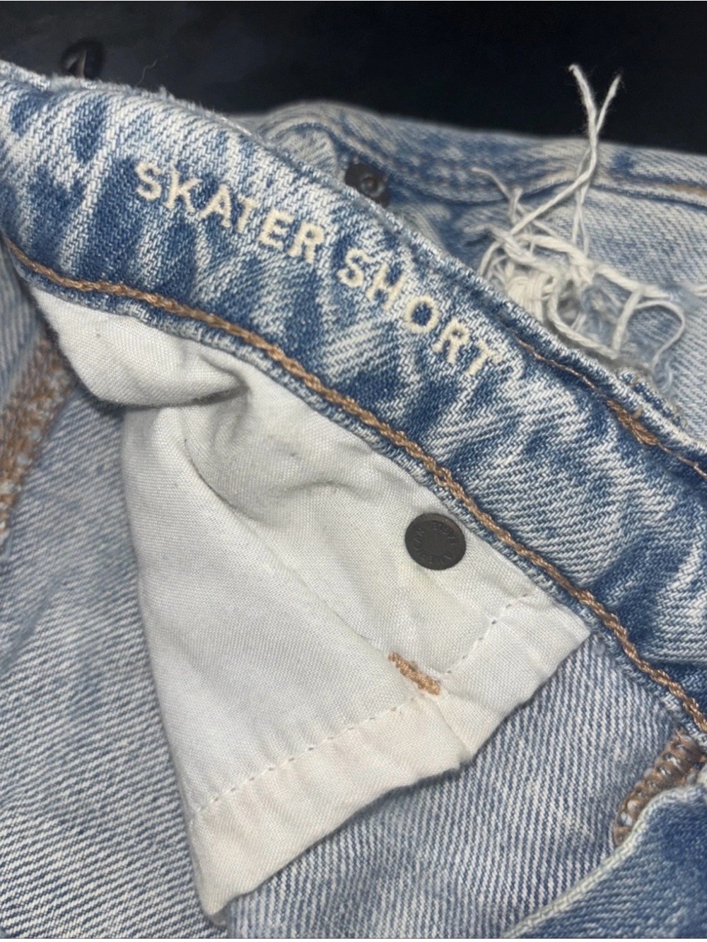 American Eagle Outfitters Light Wash Distressed Denim Shorts Women’s size 0 - Picture 5 of 5